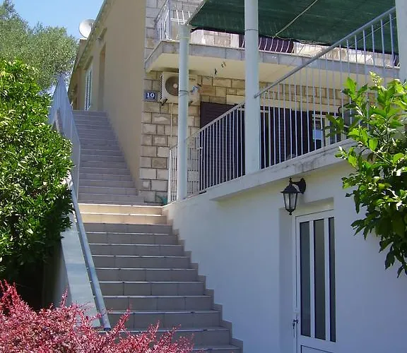 Slade Гостевой дом Мали-Стон